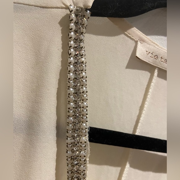 « Vie ta vie » Worn once Semi-sheer tunic with shiny plunging V-neck in France - Picture 7 of 15